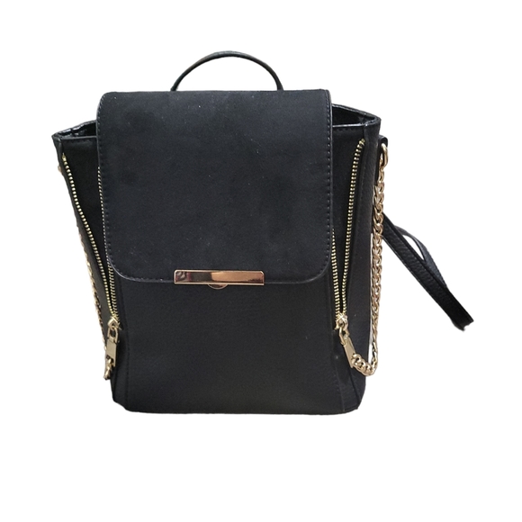 EUC Call Ot Spring women's black backpack, shoulder/crossbody bag, gold chain - Picture 1 of 6